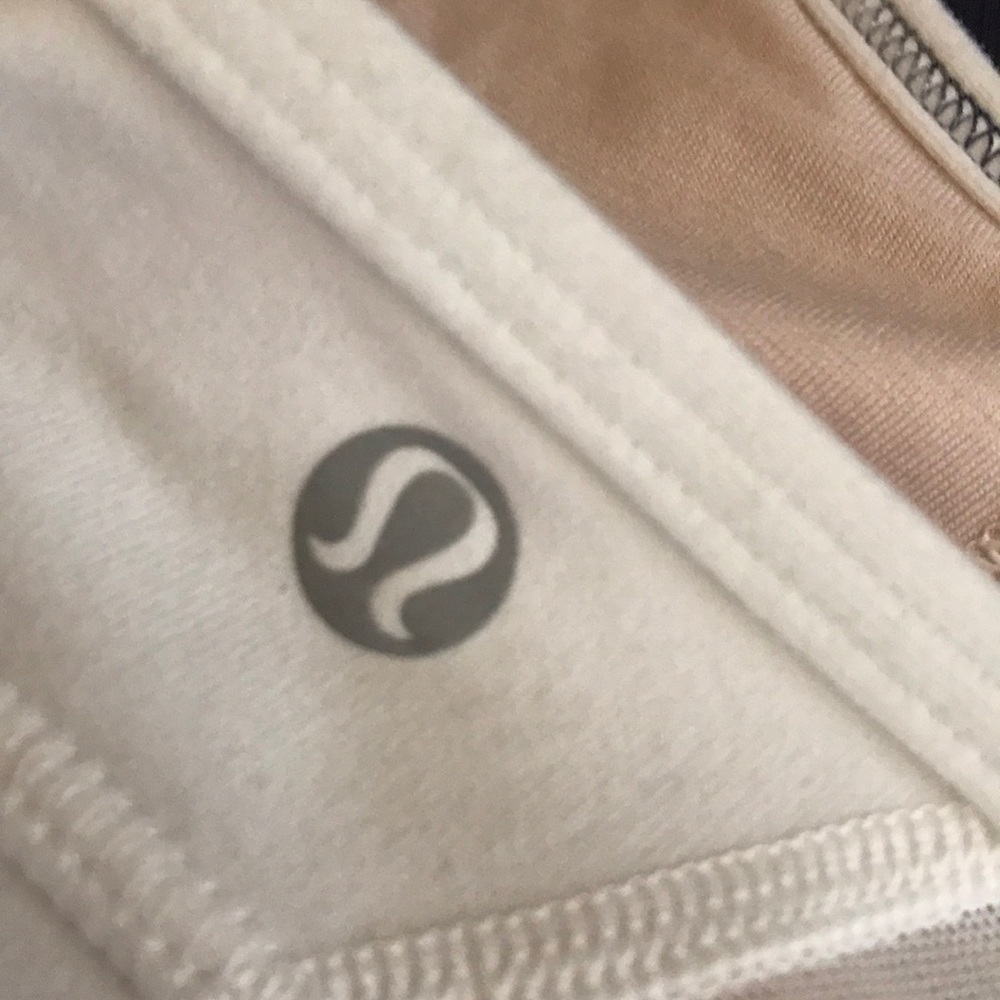 lululemon sports bra - Picture 3 of 3